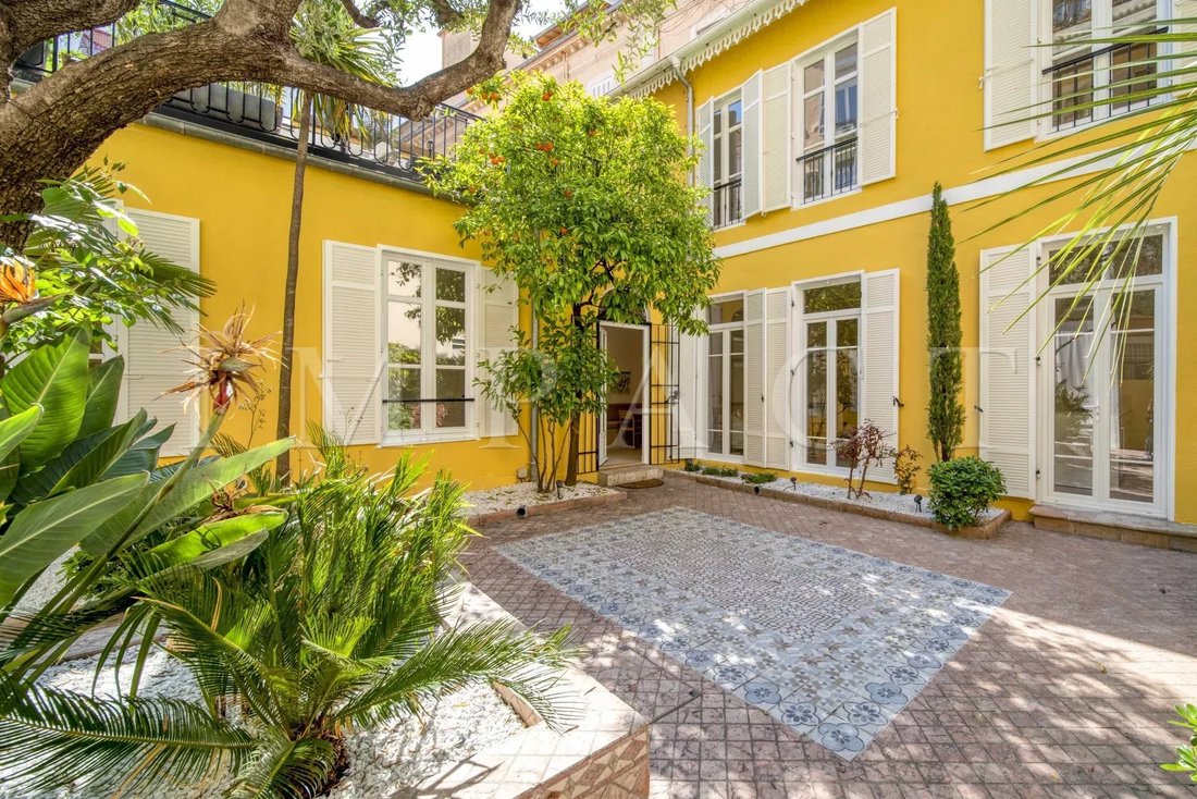 Villa in Cannes, Provence-Alpes-Côte d'Azur, France 2 - 12725871