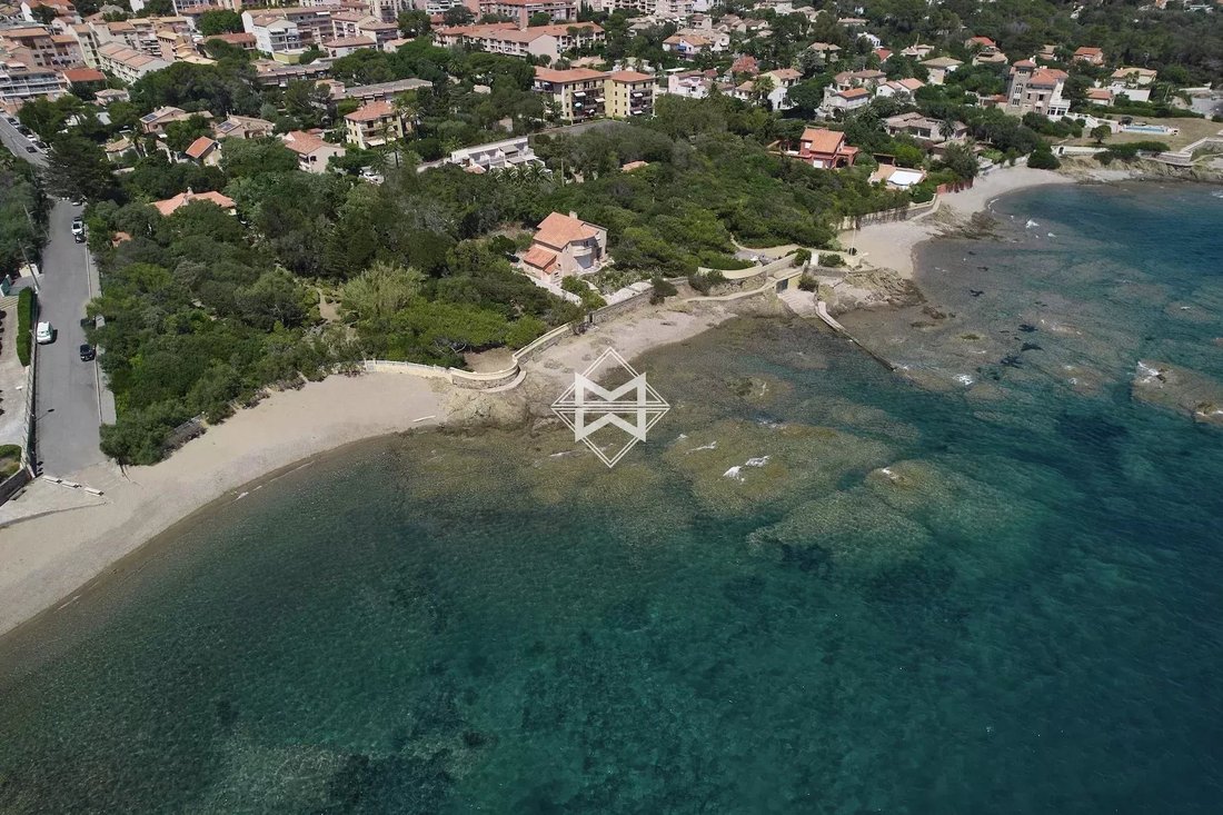 Estate in Frejus, Provence-Alpes-Côte d'Azur, France 1 - 13083379