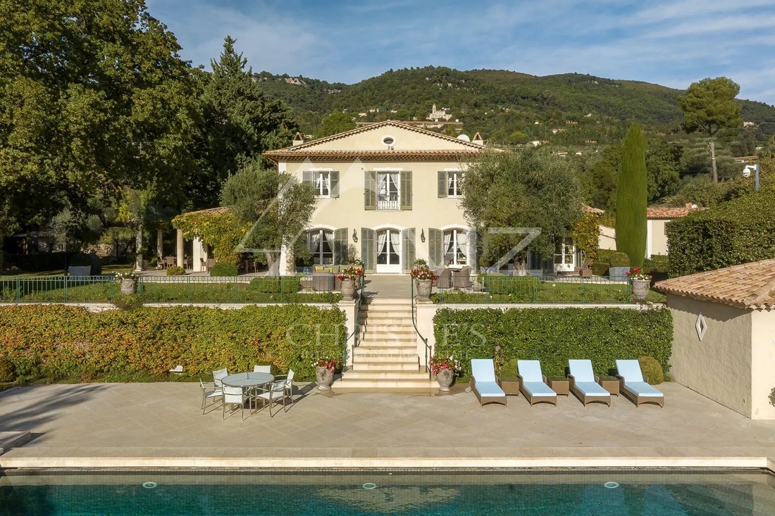 Estate in Grasse, Provence-Alpes-Côte d'Azur, France 1 - 13554081