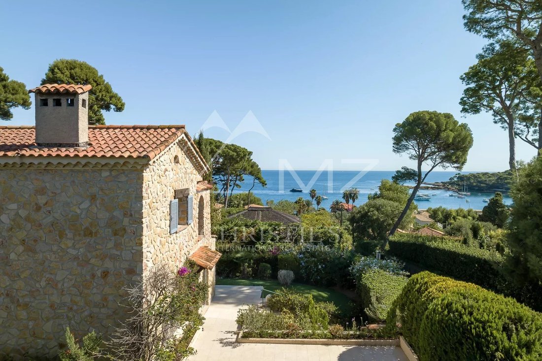 Villa in Antibes, Provence-Alpes-Côte d'Azur, France 3 - 11000684