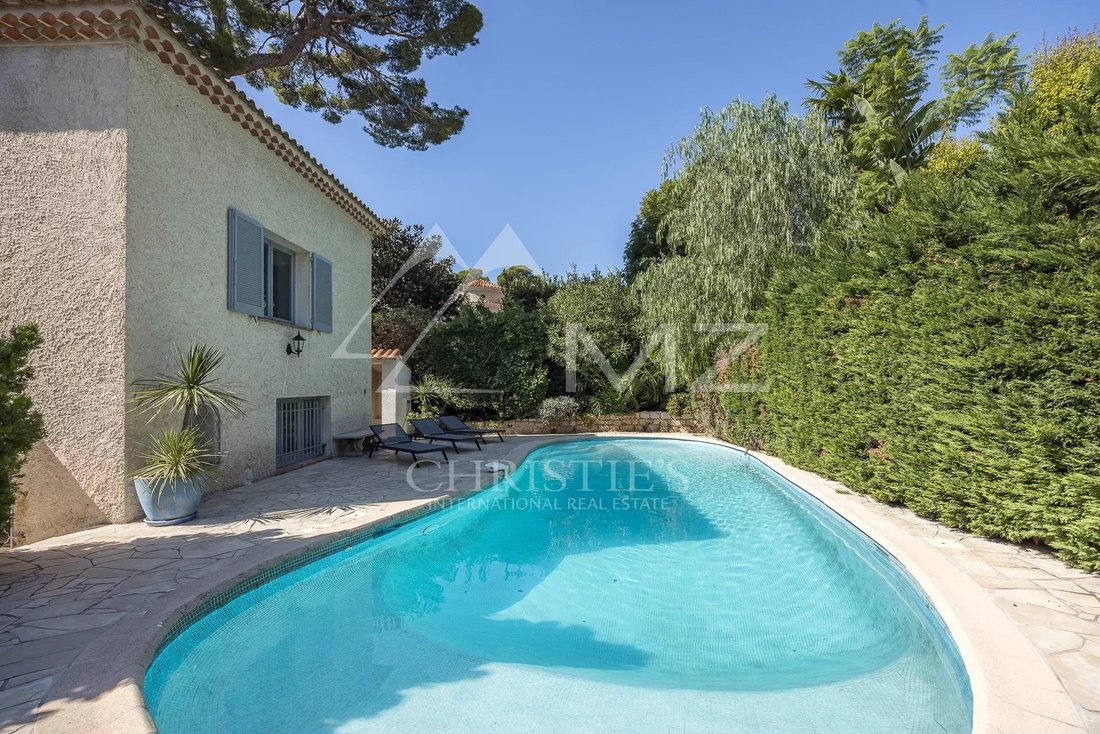 Villa in Antibes, Provence-Alpes-Côte d'Azur, France 5 - 11000684