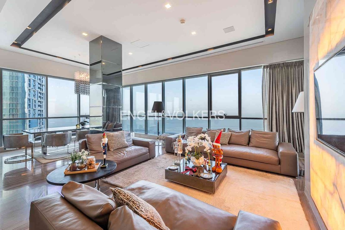 Luxury penthouses for sale | JamesEdition - Modern Fully Upgraded Penthouse Condominium