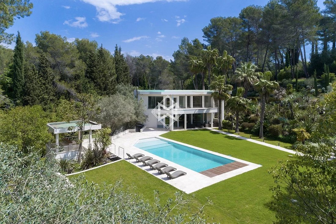 Villa in Mougins, Provence-Alpes-Côte d'Azur, France 1 - 10822070