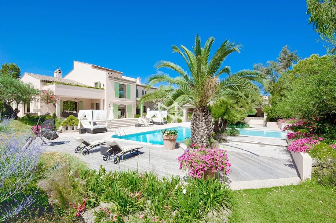 Villa in Mougins, Provence-Alpes-Côte d'Azur, France 1 - 14108041