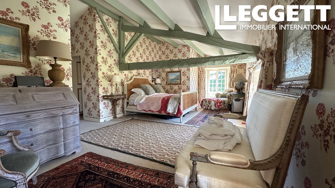 Whispers of Time: A 17th-Century Château in Saint-Seurin’s Golden Light