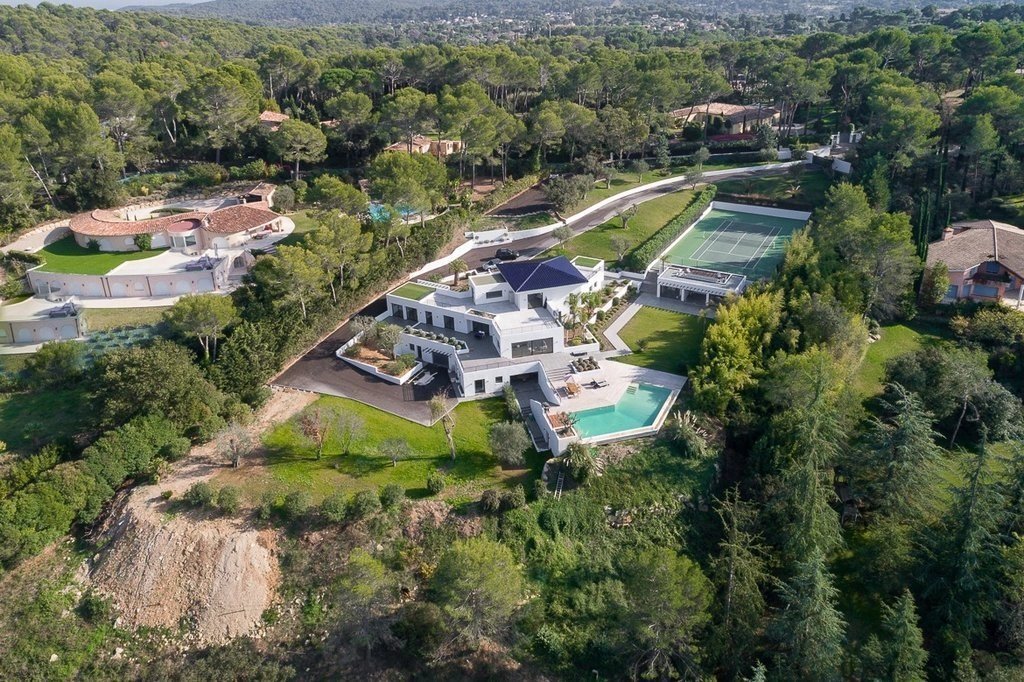 Estate in Les Indes les-Groulles, Mouans-Sartoux, France 1 - 13689223