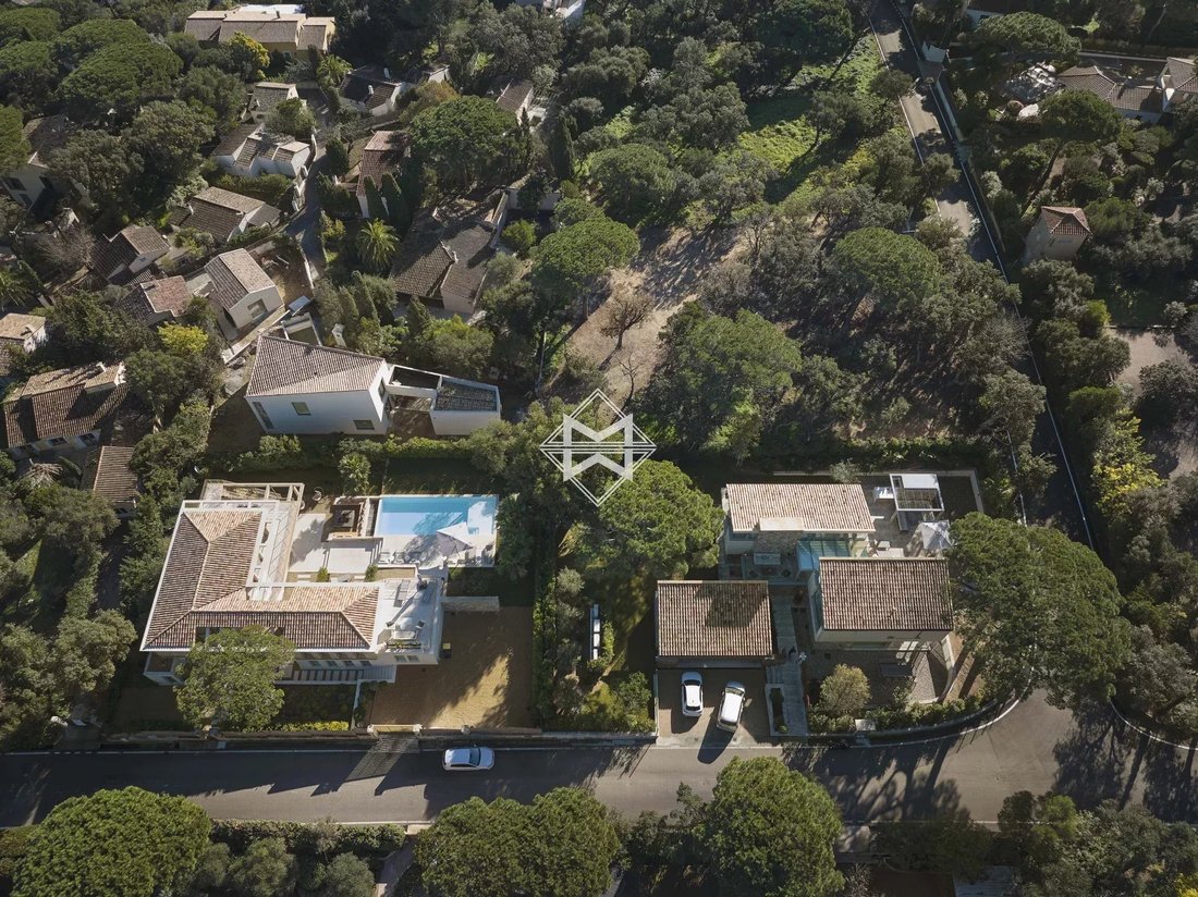 Estate in Zone Est Diffuse, Saint-Tropez, France 2 - 13831526