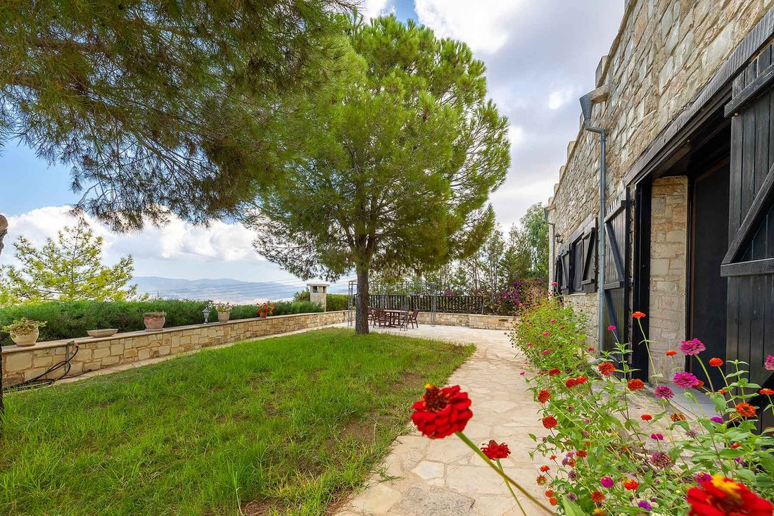 House in Kato Akourdaleia, Paphos, Cyprus 2 - 15184594