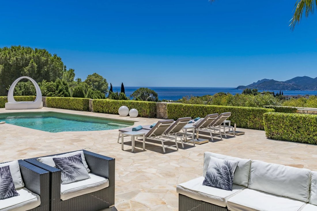 Villa in Broussailles, Cannes, France 2 - 13689214