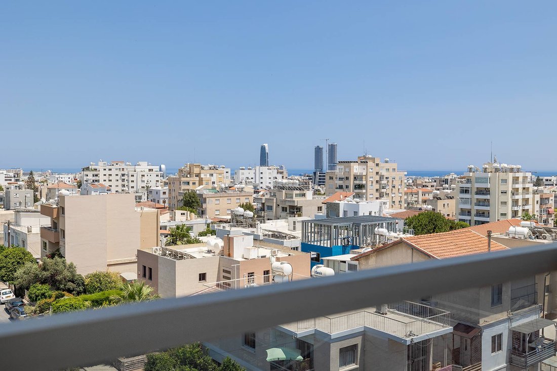 Apartment in Mesa Geitonia, Limassol, Cyprus 1 - 15184534