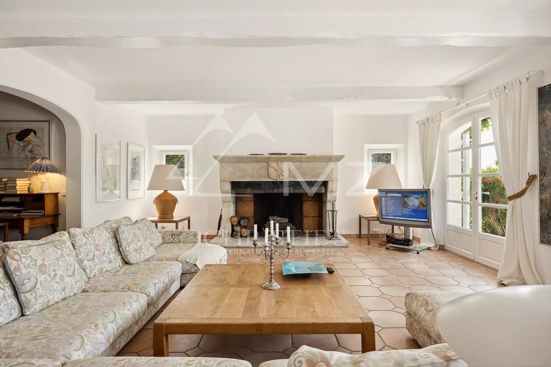 Villa in Saint-Vallier-de-Thiey, Provence-Alpes-Côte d'Azur, France 3 - 13385011