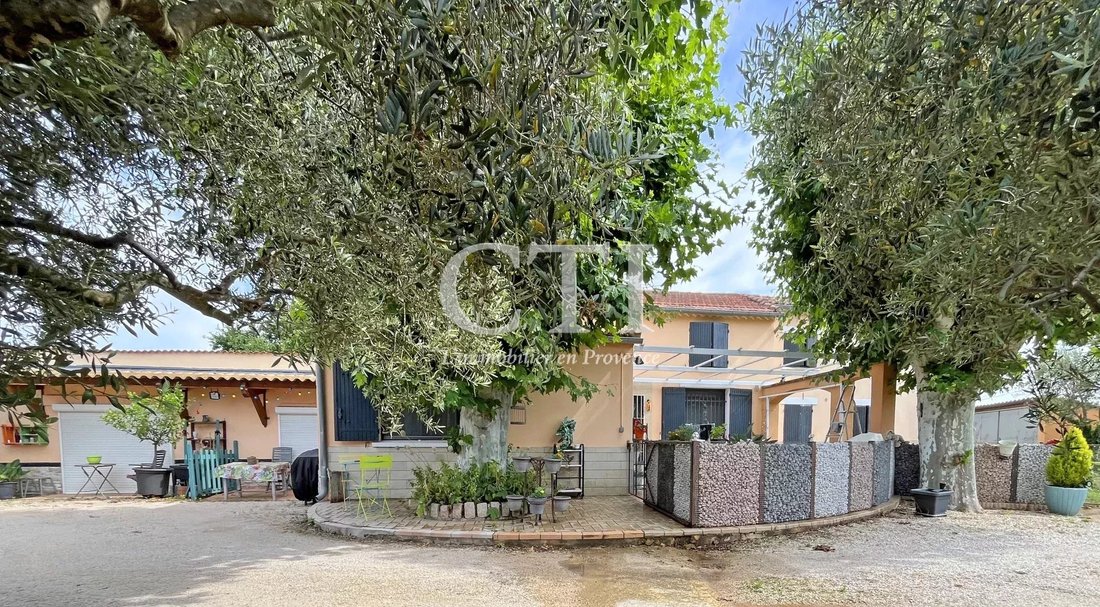 House in Violes, Provence-Alpes-Côte d'Azur, France 5 - 12371655