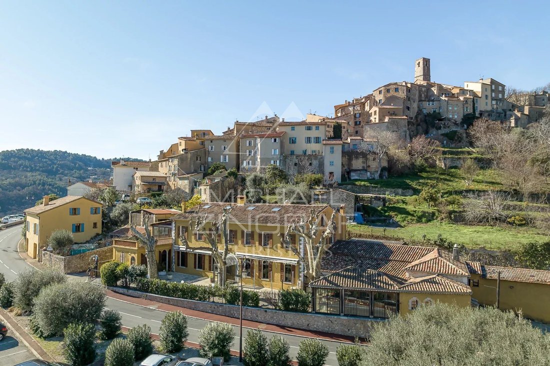 Villa in Le Bar-sur-Loup, Provence-Alpes-Côte d'Azur, France 1 - 12605372