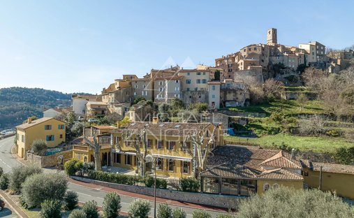 Villa in Le Bar-sur-Loup, Provence-Alpes-Côte d'Azur, France 1
