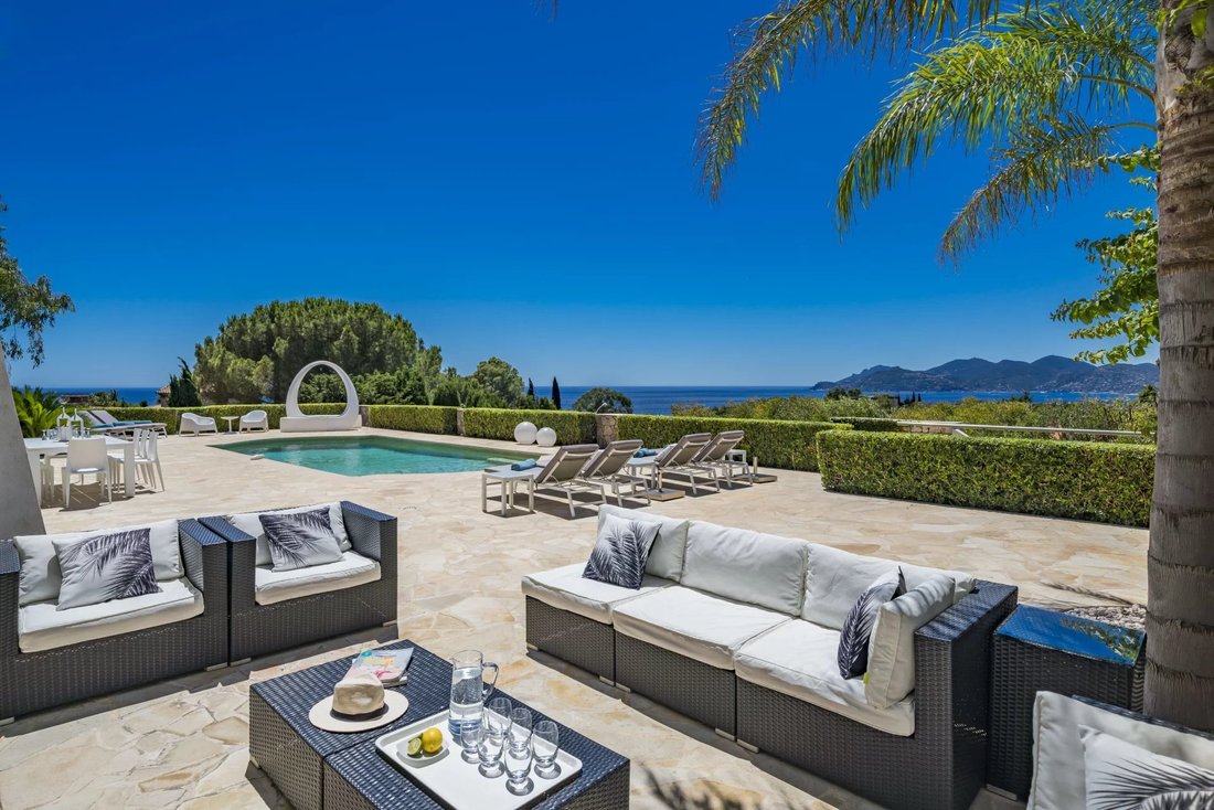 Villa in Broussailles, Cannes, France 1 - 13689214