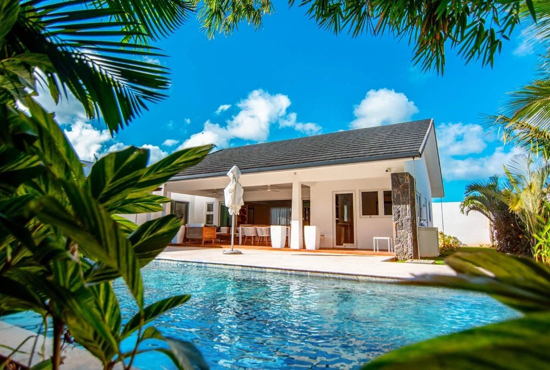 Villa in Grand Baie, Rivière du Rempart District, Mauritius 1 - 14755384