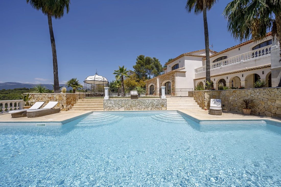 Estate in Mougins, Provence-Alpes-Côte d'Azur, France 3 - 13689231