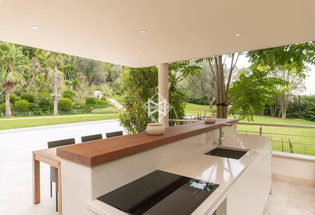 Villa in Mougins, Provence-Alpes-Côte d'Azur, France 5 - 10822070