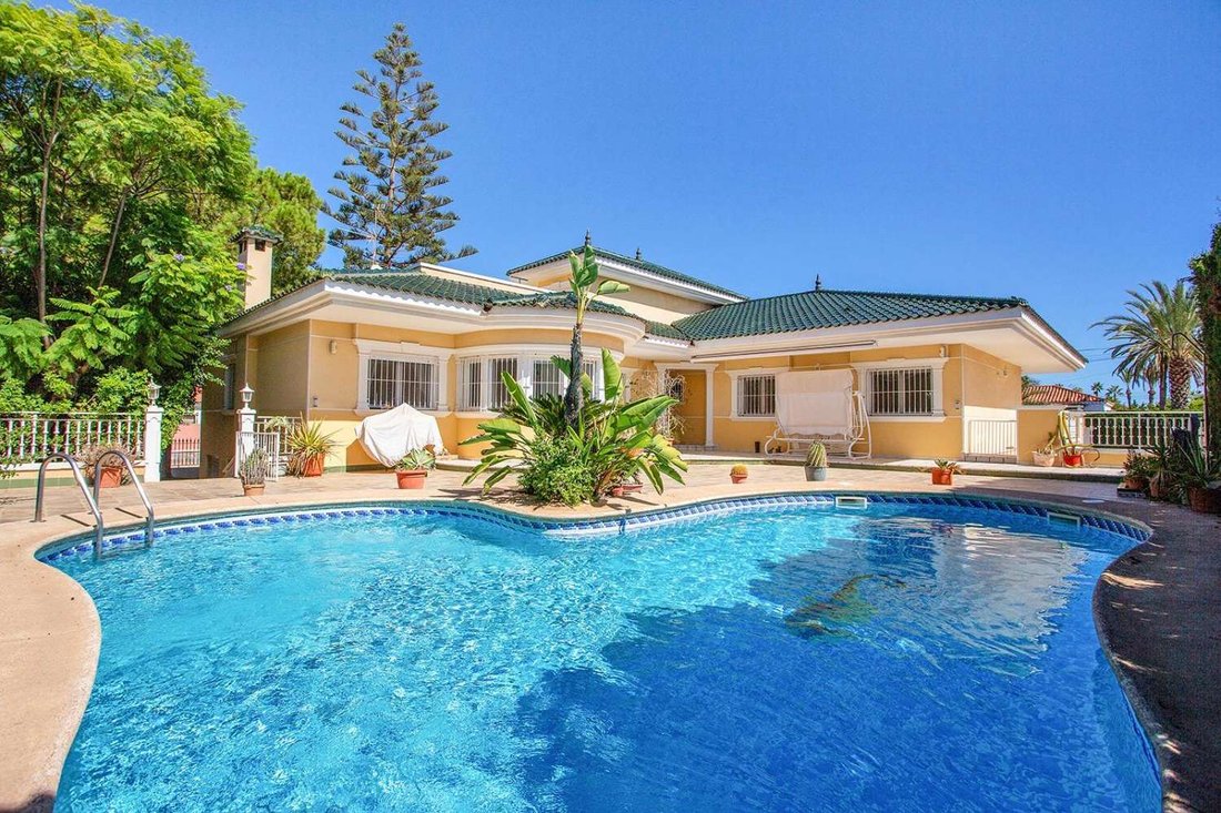 Chalet in Torrevieja, Valencian Community, Spain 2 - 15184071