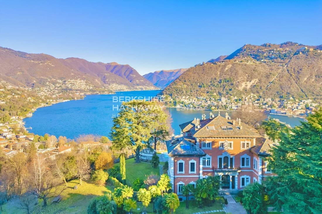 Apartment in Western Lake Center, Como, Lombardy 2 - 11815140