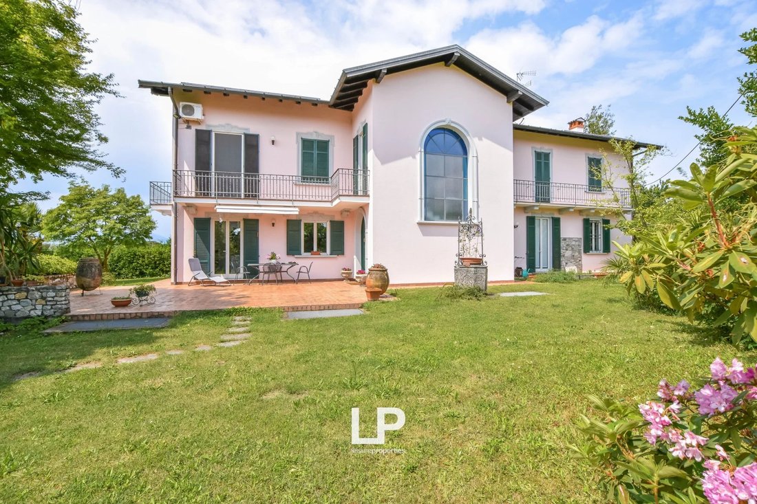 Villa in Sesto Calende, Lombardy, Italy 1 - 13027786