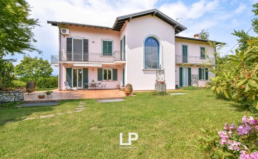 Villa in Sesto Calende, Lombardy, Italy 1
