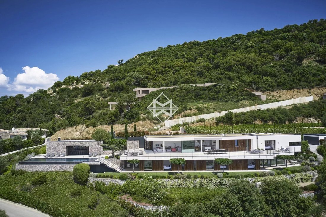 Villa in Grimaud, Provence-Alpes-Côte d'Azur, France 1 - 13346633
