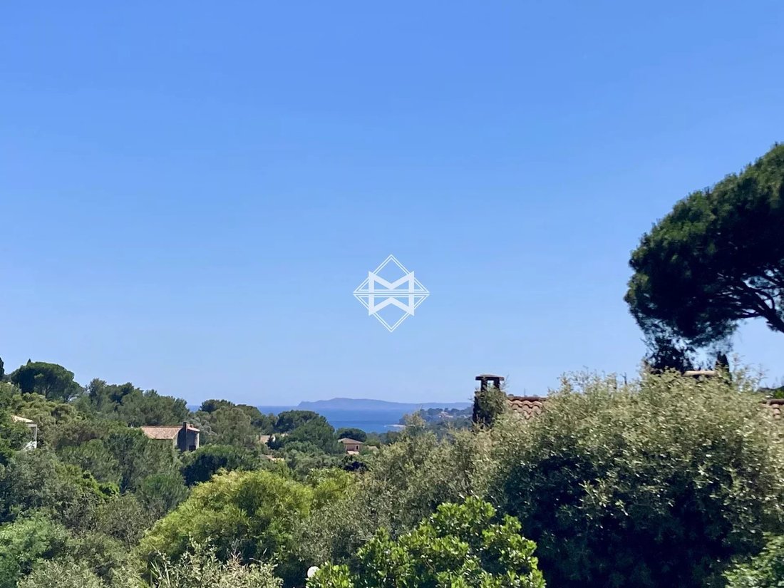 Villa in La Croix-Valmer, Provence-Alpes-Côte d'Azur, France 2 - 14432979