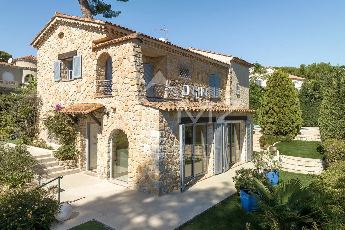 Villa in Antibes, Provence-Alpes-Côte d'Azur, France 2 - 11000684