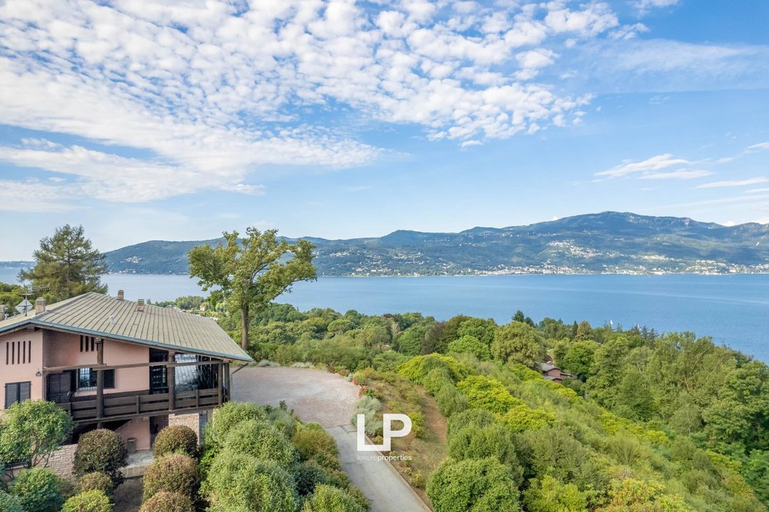 Villa in Laveno-Mombello, Lombardy, Italy 1 - 12154142