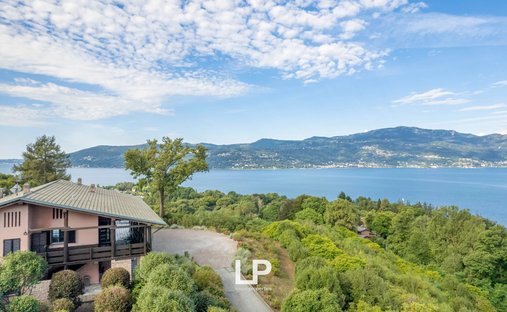 Villa a Laveno-Mombello, Lombardia, Italia 1