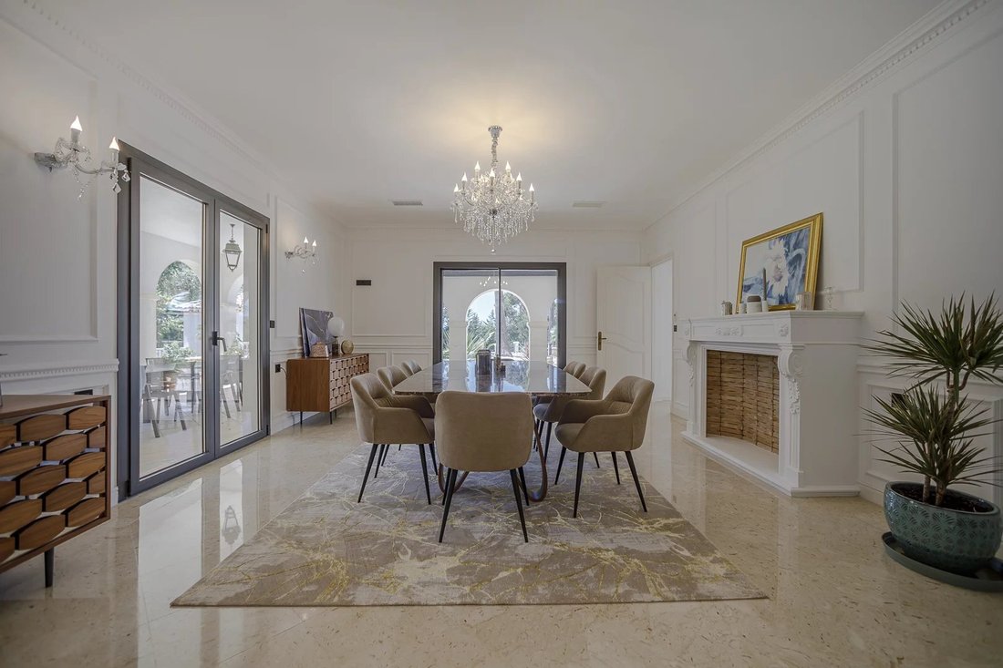 Estate in Mougins, Provence-Alpes-Côte d'Azur, France 5 - 13689231