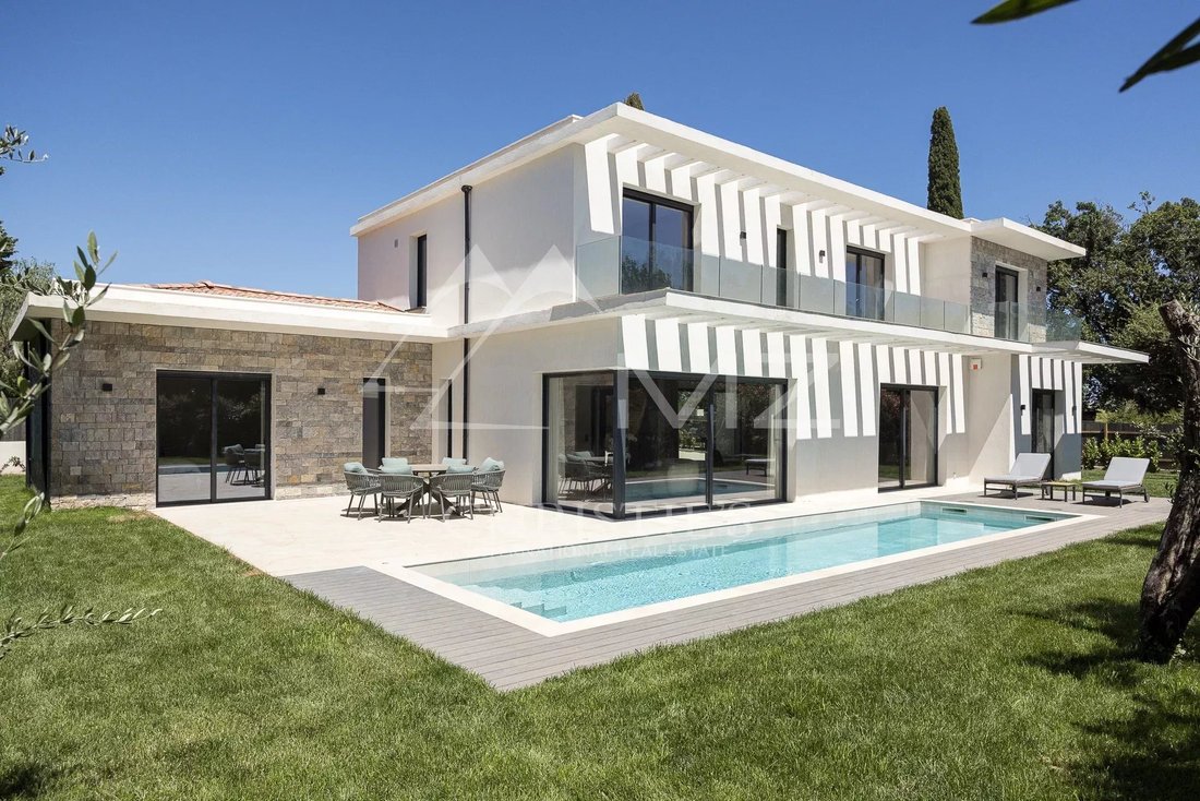 Villa in Mougins, Provence-Alpes-Côte d'Azur, France 3 - 14483956