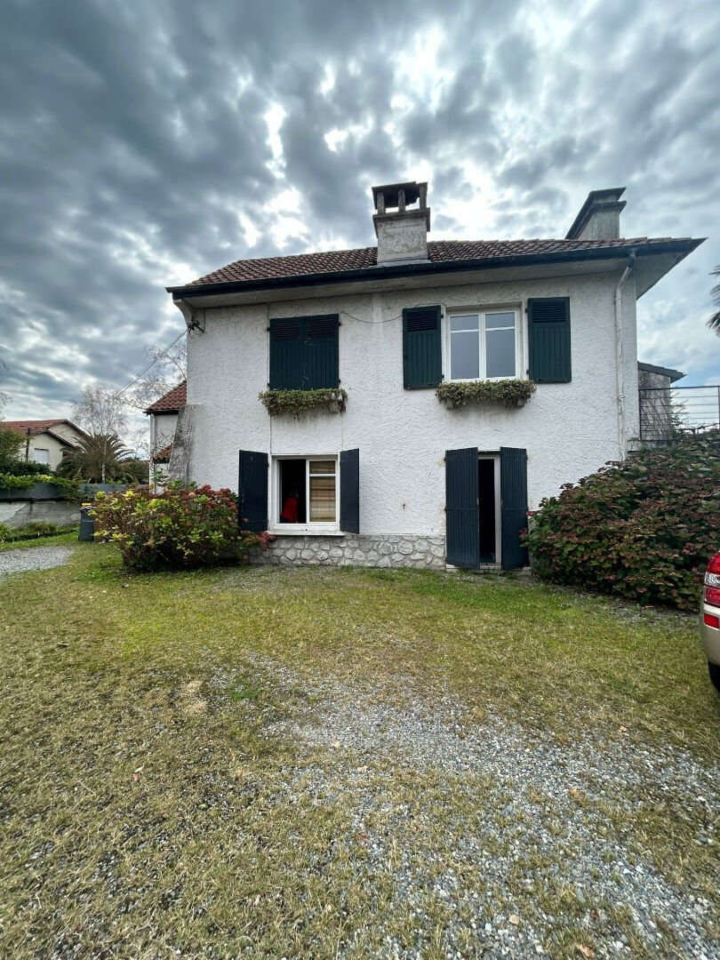 Pau, Nouvelle-Aquitaine, France 3 - 15184820