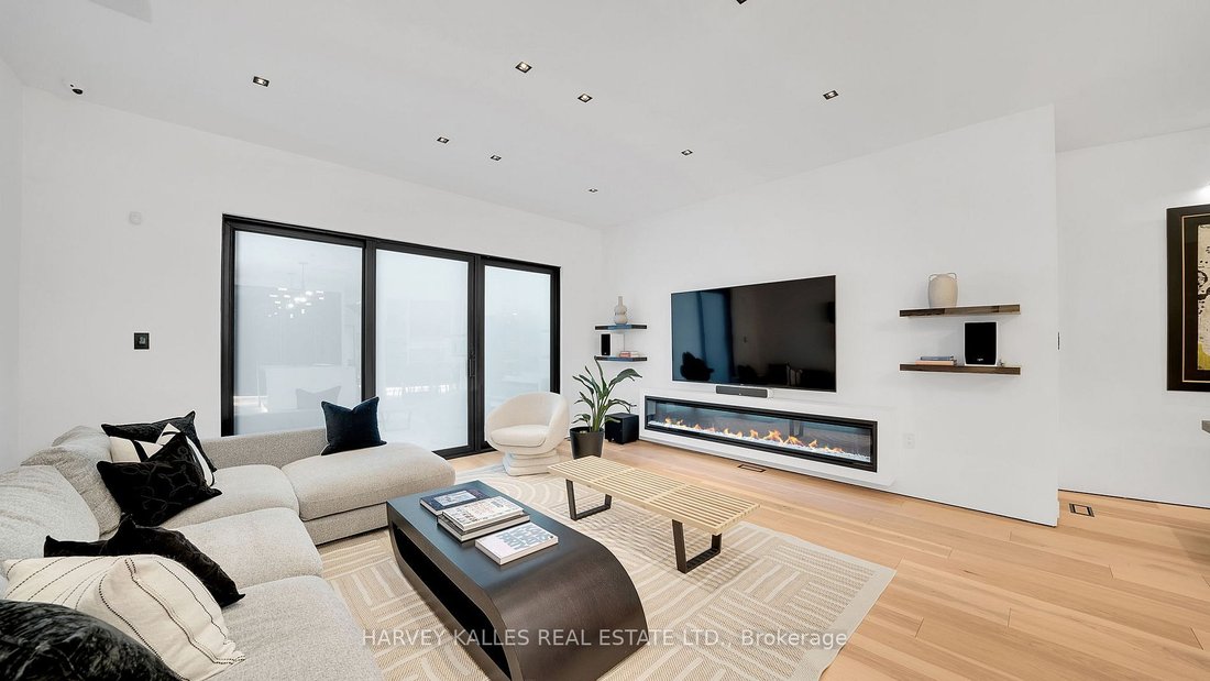 House in Toronto, Ontario, Canada 5 - 15185504