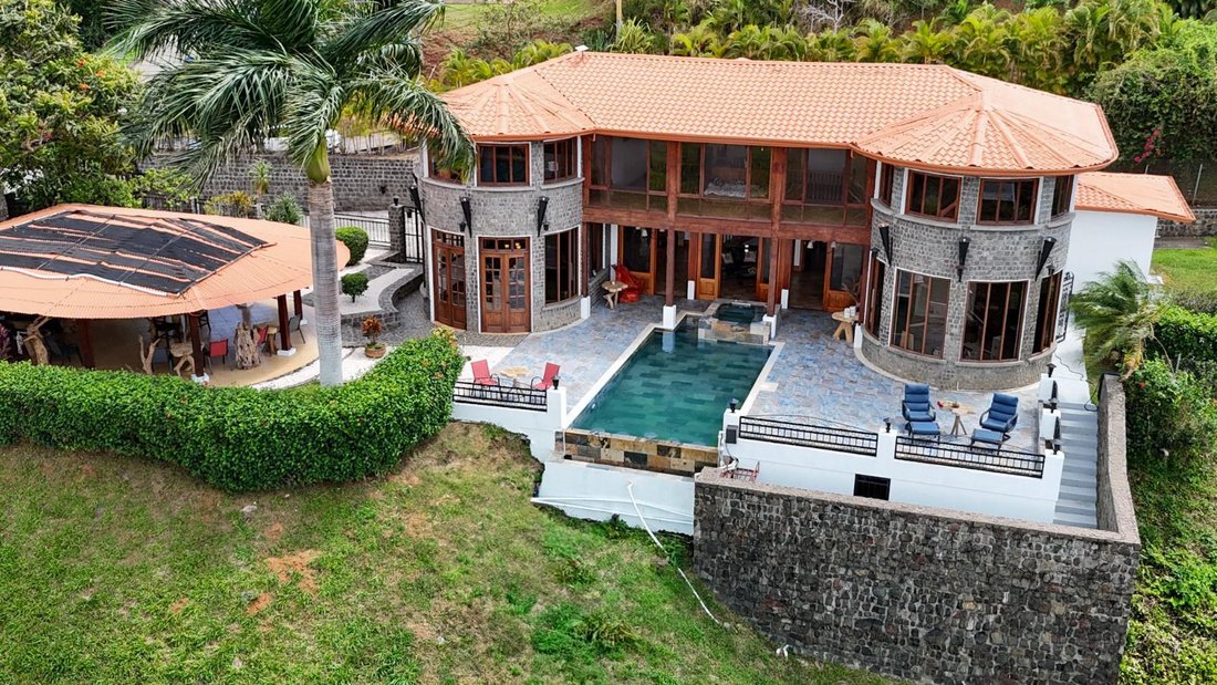 Villa in Atenas, Alajuela Province, Costa Rica 1 - 15195004