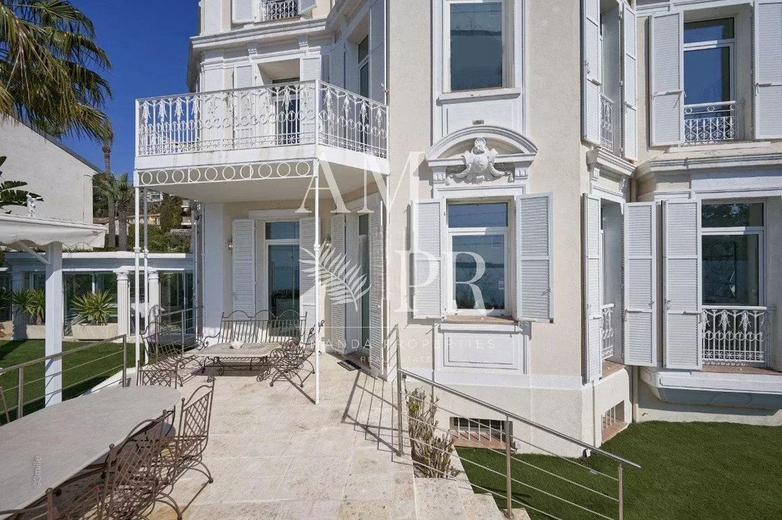 Villa in Cannes, Provence-Alpes-Côte d'Azur, France 4 - 12672125