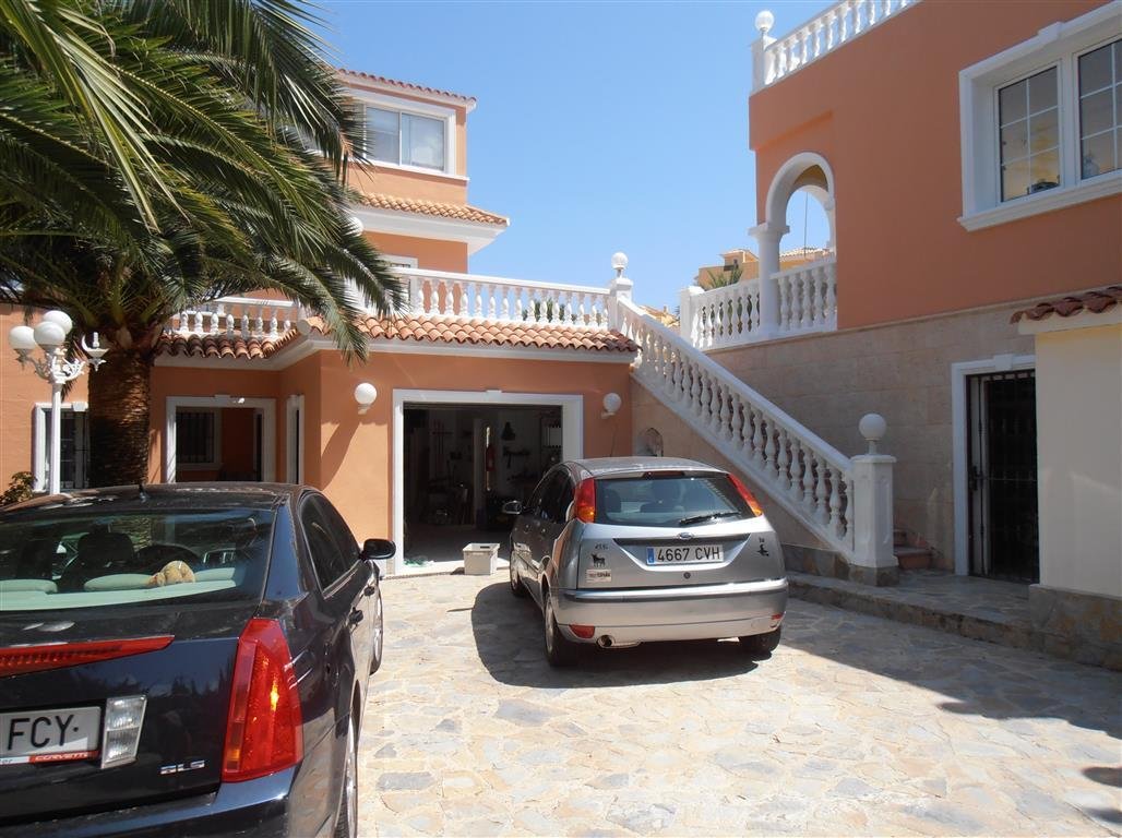 Villa in Calp / Calpe, Valencian Community, Spain 3 - 12416852
