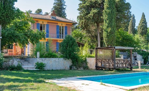 Villa in Nord-Hameaux, Contes, France 1