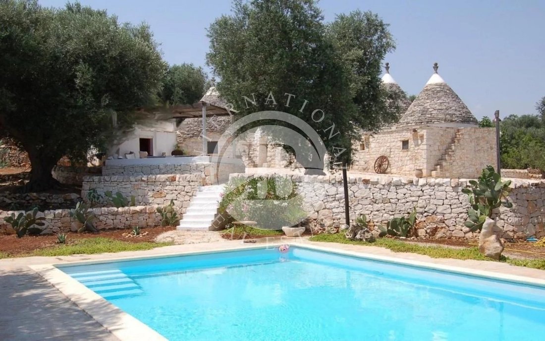 Casa en Ceglie Messapica, Apulia, Italia 1 - 14273538
