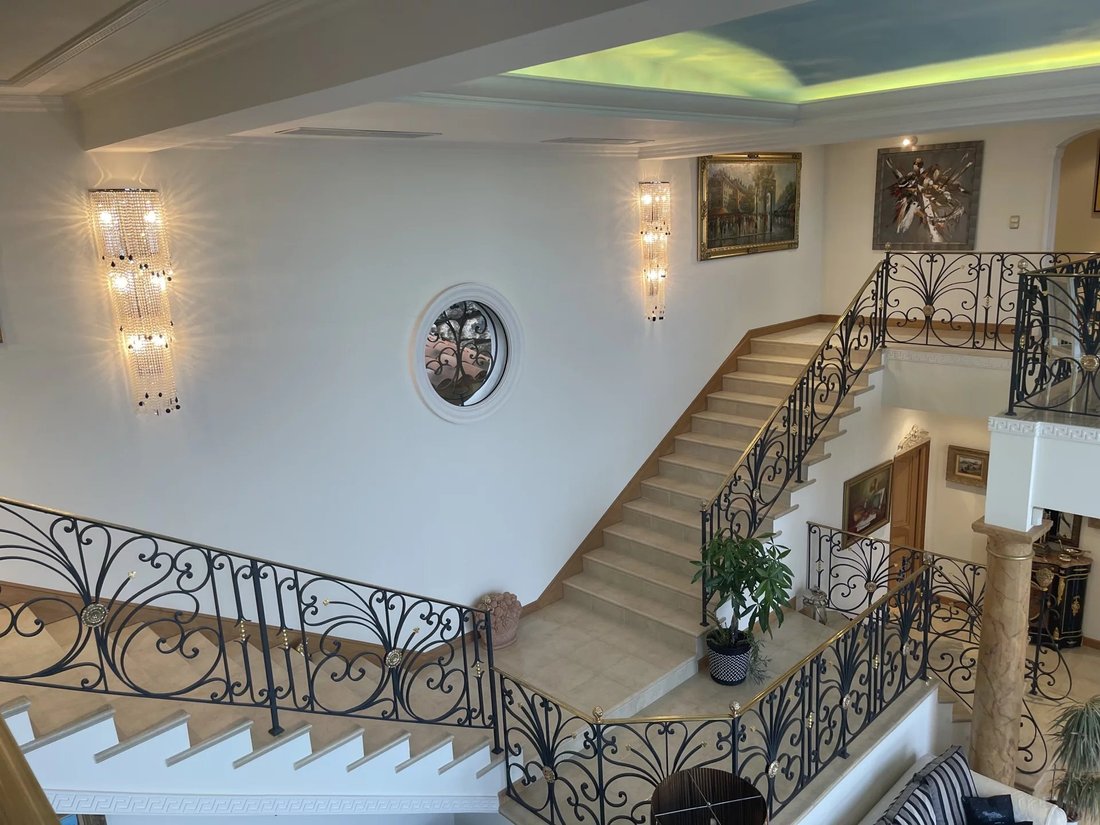 Villa in Cannes, Provence-Alpes-Côte d'Azur, France 3 - 12332273