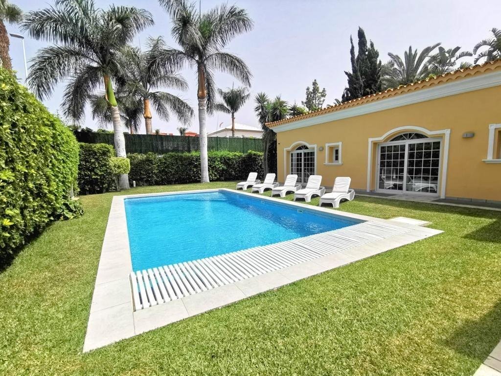 Villa in Costa Adeje, Adeje, Canary Islands 2 - 15191797