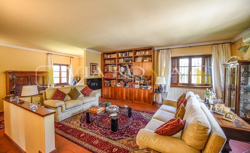 Villa in Antraccoli-Picciorana-Tempagnano, Lucca, Italy 1