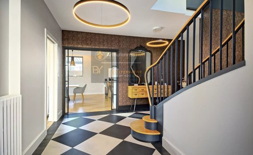 At The Gates Of Vitré Castle Of 12200 M² Land Of More Than 5 Ha