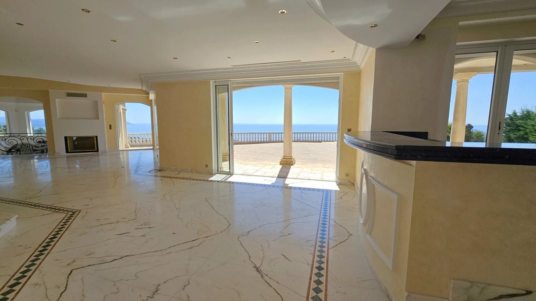 Villa in Les Issambres, Roquebrune-sur-Argens, France 3 - 14240669