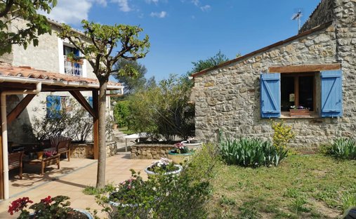 Country House in Saint-Paul-en-Forêt, Provence-Alpes-Côte d'Azur, France 1