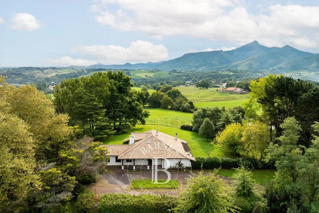 House in Mendi-Choko-Karrikatxar-Olhette, Urrugne, France 4 - 14748787