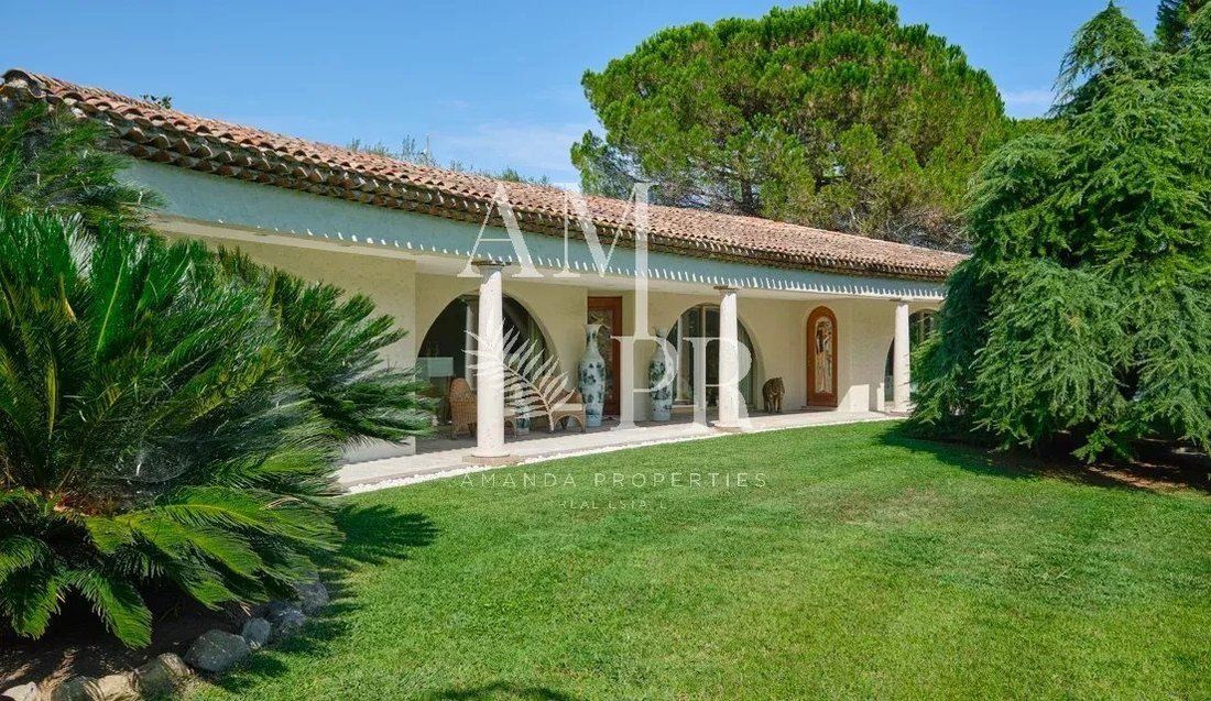 Villa in Mougins, Provence-Alpes-Côte d'Azur, France 5 - 13508411