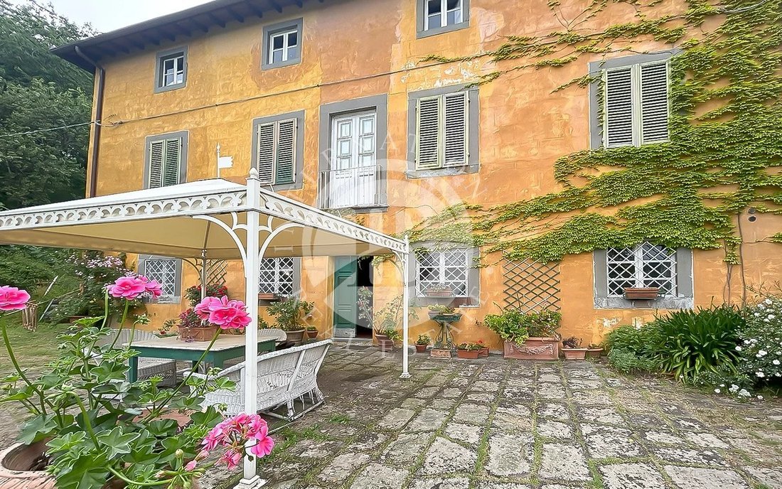 Villa in Coreglia Antelminelli, Tuscany, Italy 1 - 14305053