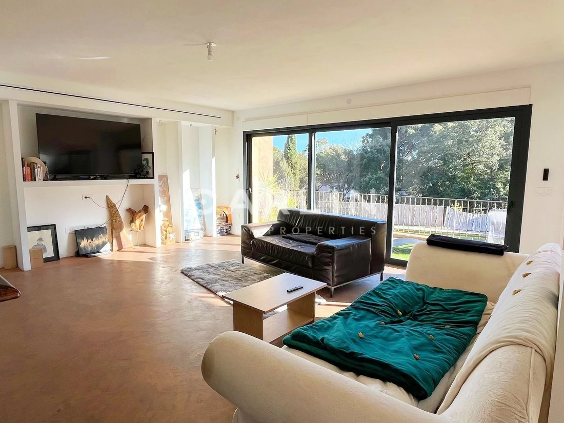Villa in Grimaud, Provence-Alpes-Côte d'Azur, France 4 - 12909201
